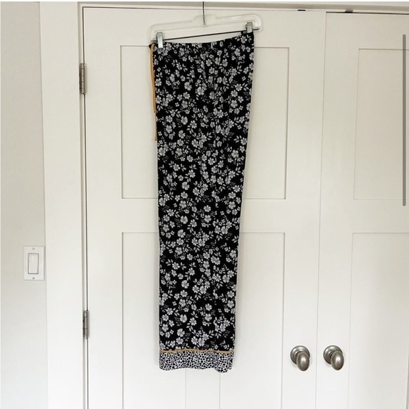 Room Service Floral Printed Pajamas - Picture 7 of 8